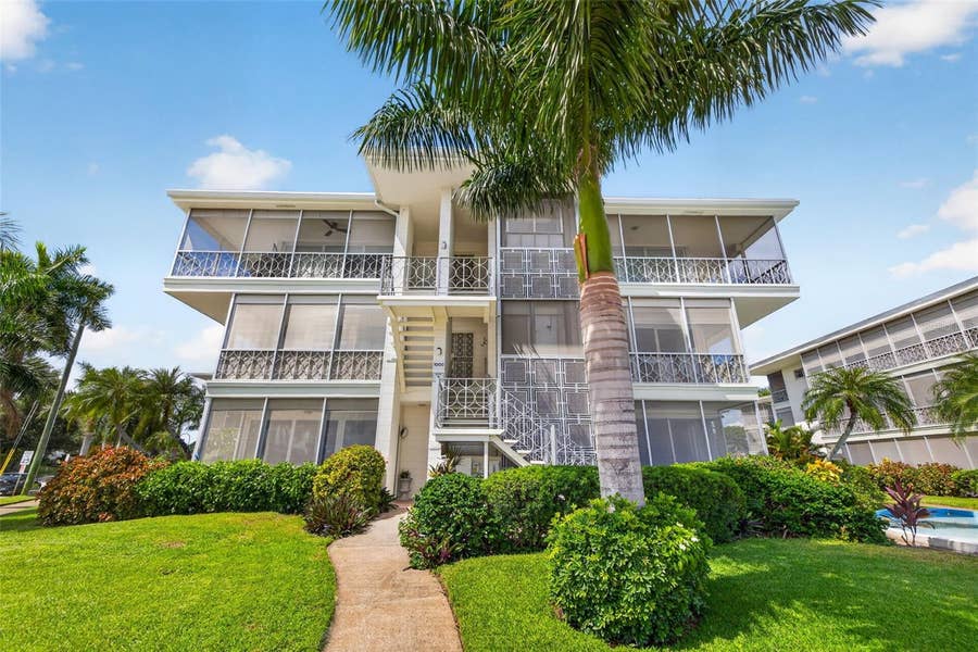 Property photo for 1000 N SHORE DRIVE NE, #2, St Petersburg, FL