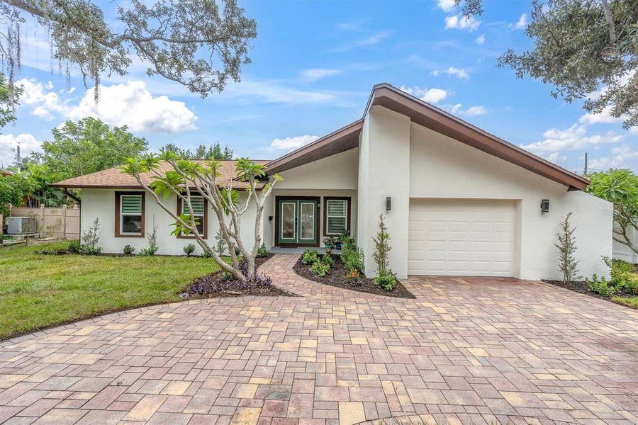 Property photo for 2010 PINELLAS POINT DRIVE S, St Petersburg, FL