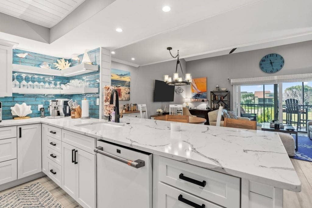 2055 GULF OF MEXICO DRIVE, #G2-213, Longboat Key, FL 34228