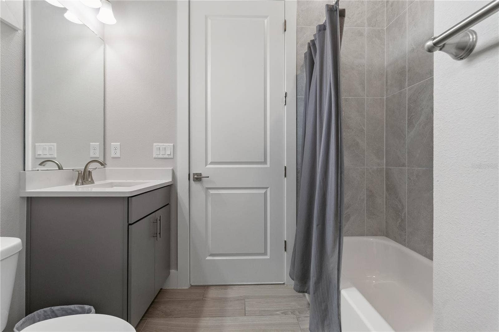 Full second bathroom downstairs