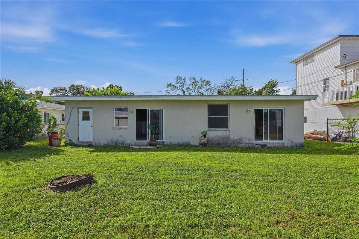 402 ORCHID LANE, Palm Harbor, FL 34683 YOUR GOLDEN OPPORTUNITY TO BUILD FROM THE GROUND UP!