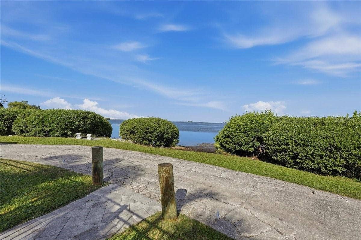 402 ORCHID LANE, Palm Harbor, FL 34683 STEPS FROM GULF ACCESS!