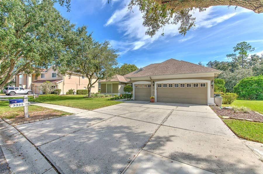 Property photo for 3325 CYPRESS LANDING DRIVE, Valrico, FL