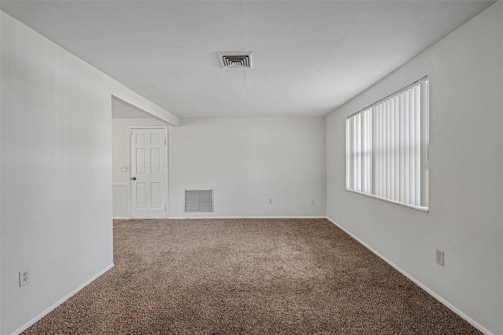 3350 WILTSHIRE DRIVE, Holiday, FL 34691 Living Room