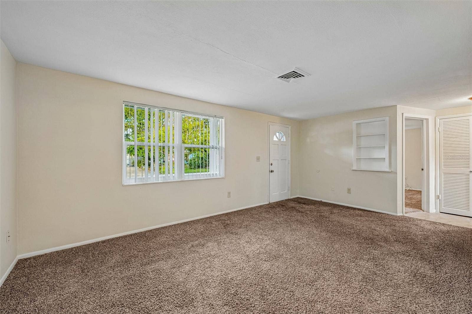 3350 WILTSHIRE DRIVE, Holiday, FL 34691 Living Room