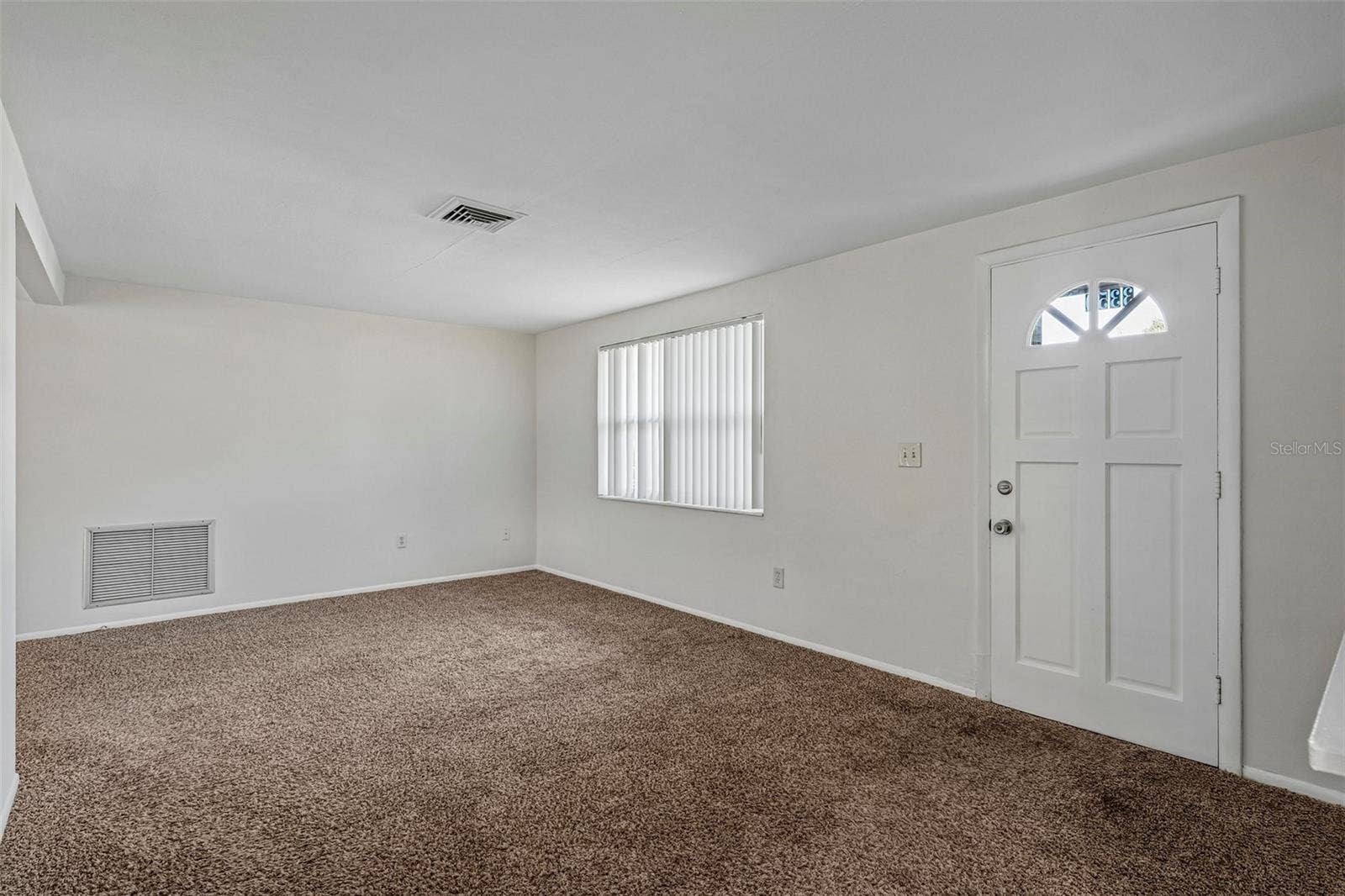 3350 WILTSHIRE DRIVE, Holiday, FL 34691 Living Room
