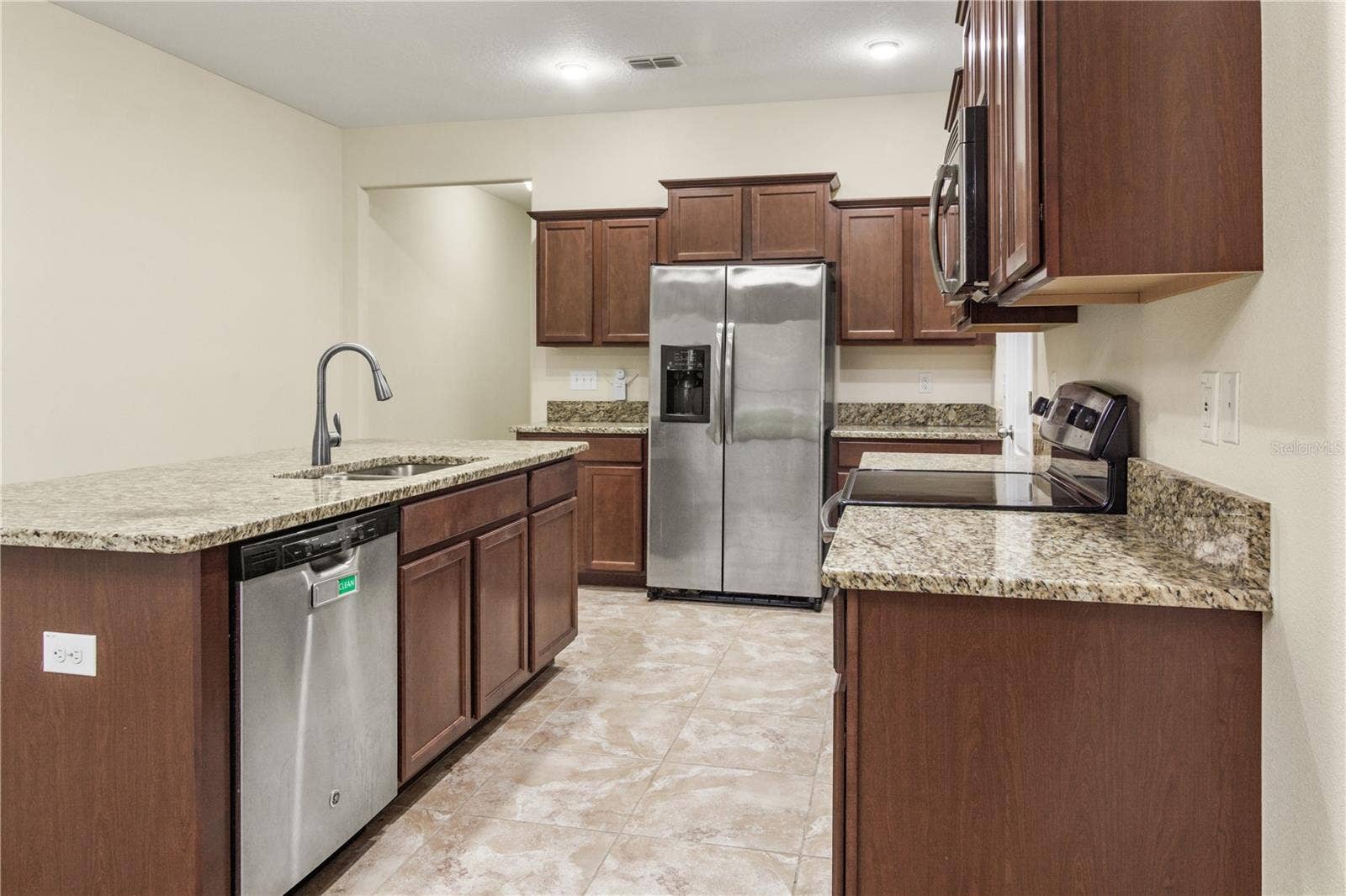 2011 HAWKS VIEW DRIVE, Ruskin, FL 33570
