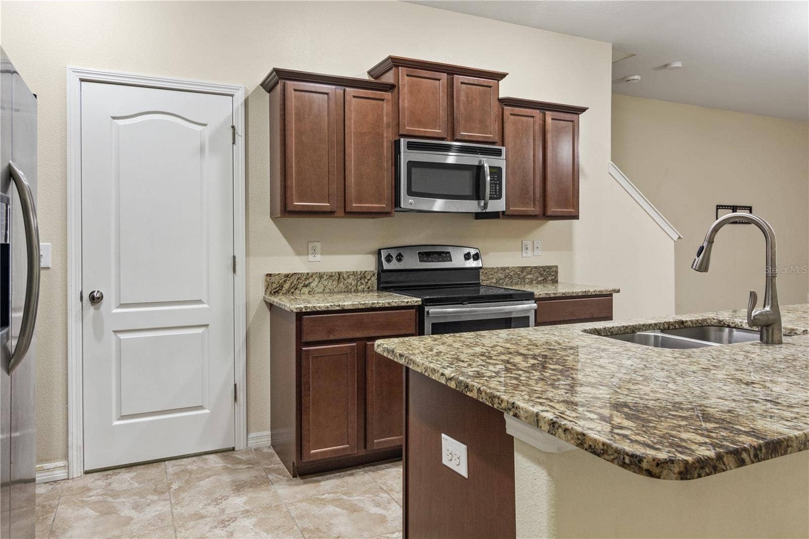 2011 HAWKS VIEW DRIVE, Ruskin, FL 33570