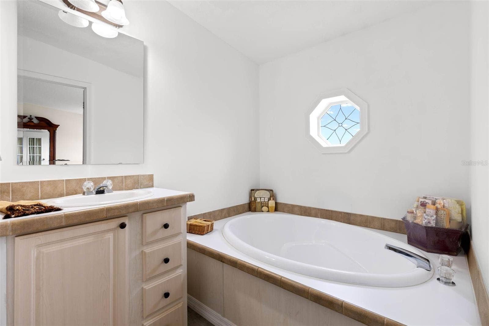 166 AMERICANA COURT NE, #224, St Petersburg, FL 33702 166 AMERICANA COURT NE, #224, St Petersburg, FL 33702