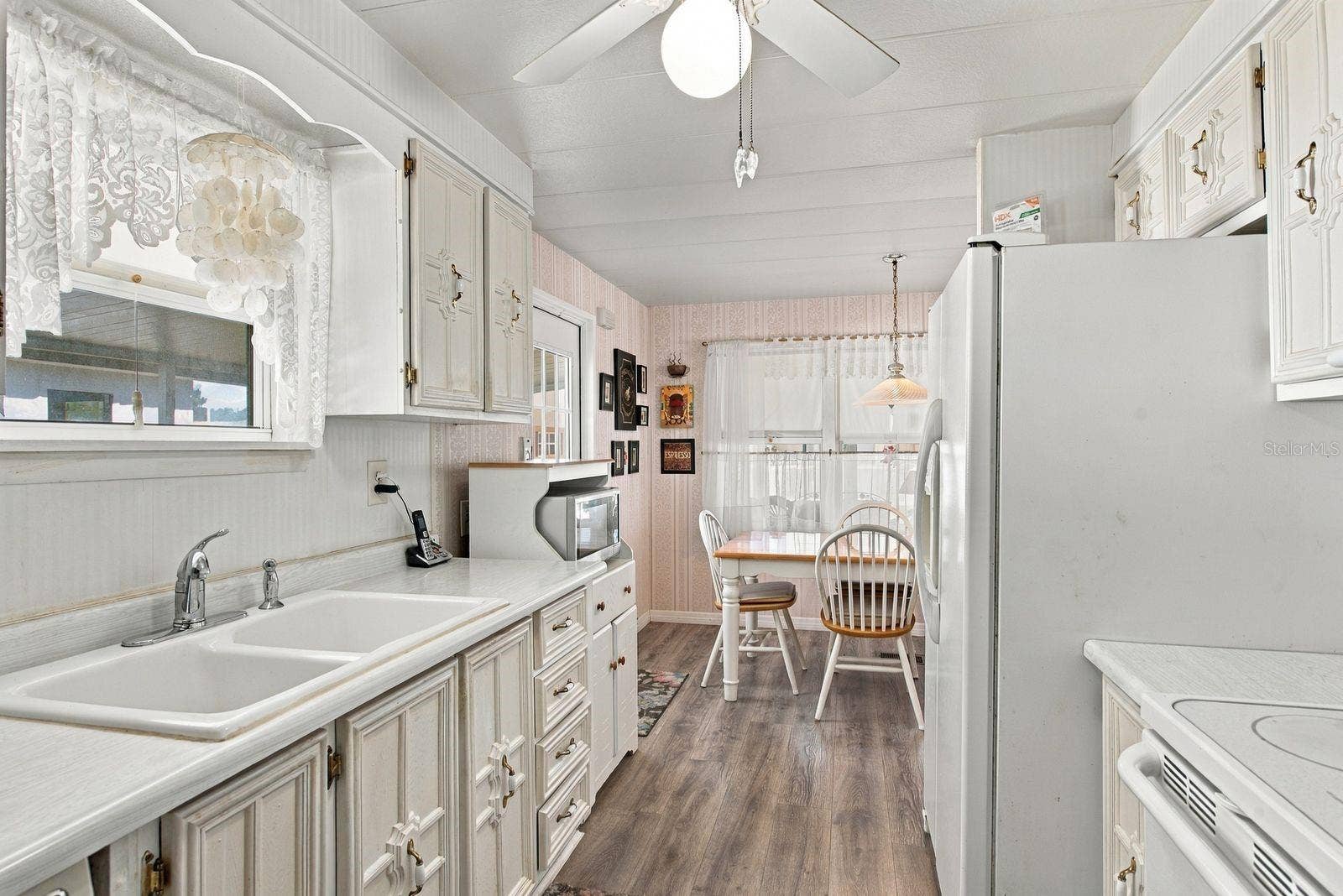 203 SEAGULL DRIVE, Tarpon Springs, FL 34689 Kitchen and Dining Room