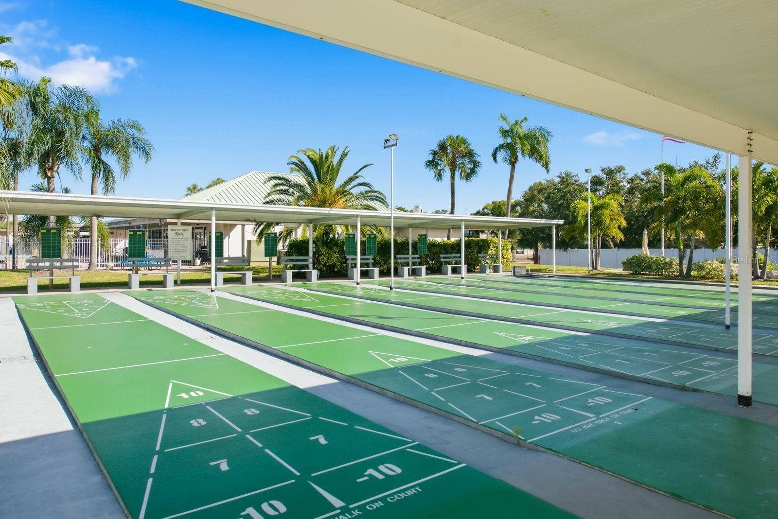 203 SEAGULL DRIVE, Tarpon Springs, FL 34689 Bocce Ball Court