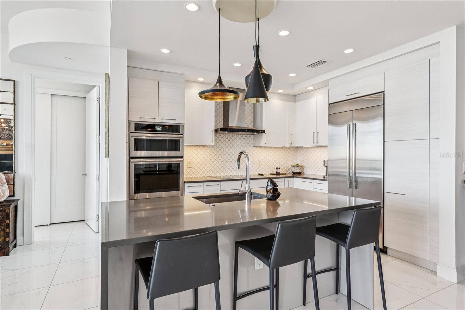 100 1ST AVENUE N, #3806, St Petersburg, FL 33701 100 1ST AVENUE N, #3806, St Petersburg, FL 33701