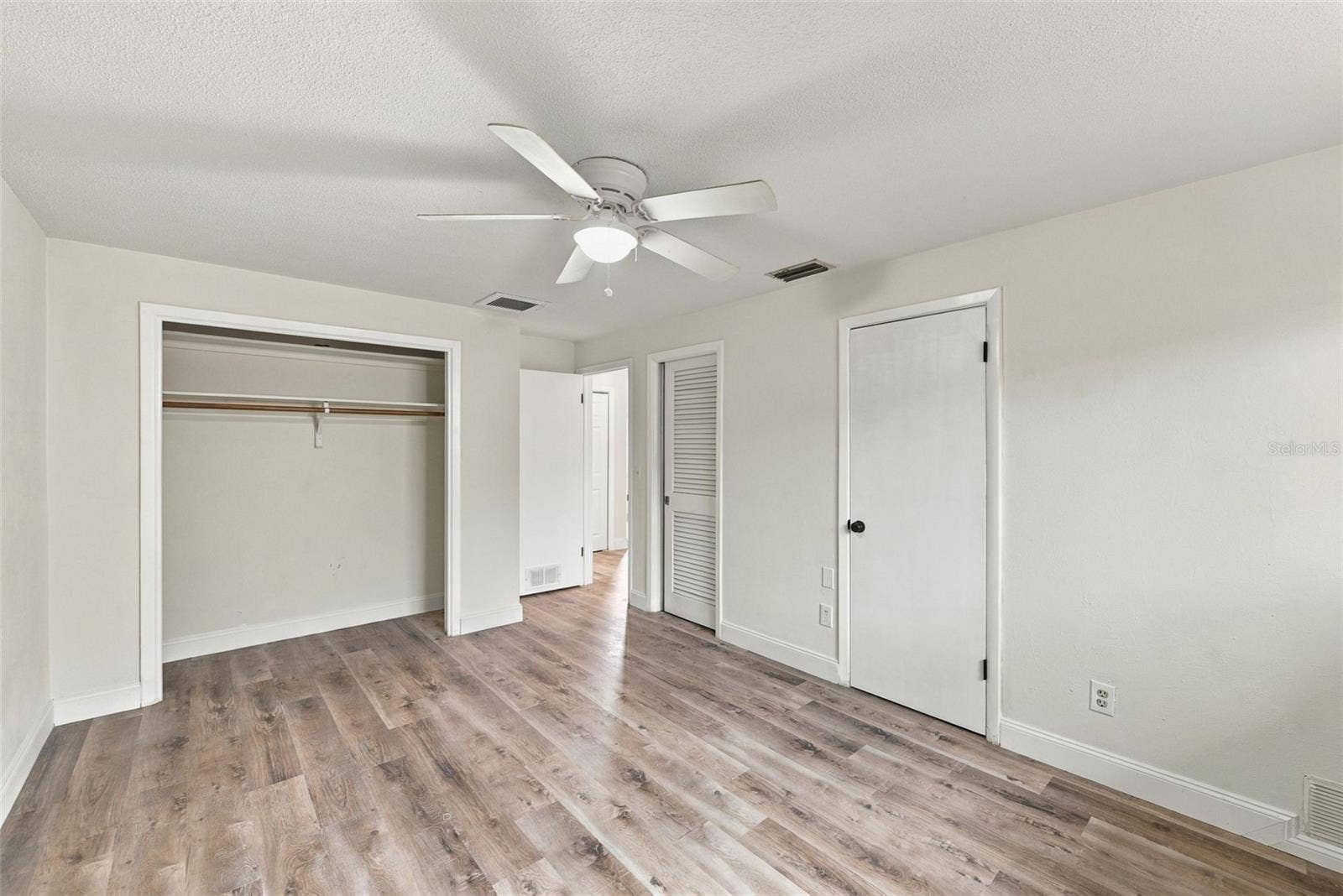 13823 WILDWOOD DRIVE, Largo, FL 33774 13823 WILDWOOD DRIVE, Largo, FL 33774