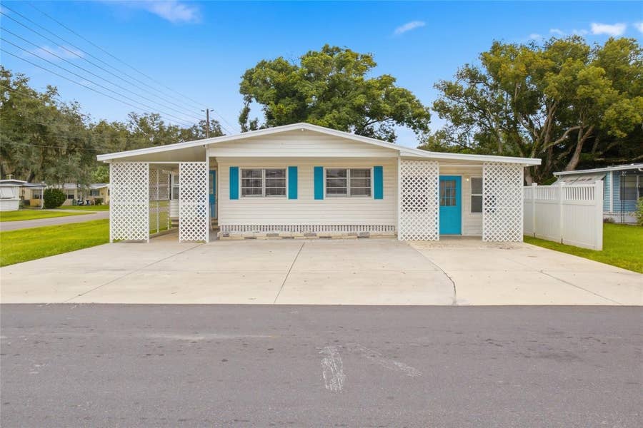 Property photo for 4722 AUTUMN PALM DRIVE, Zephyrhills, FL