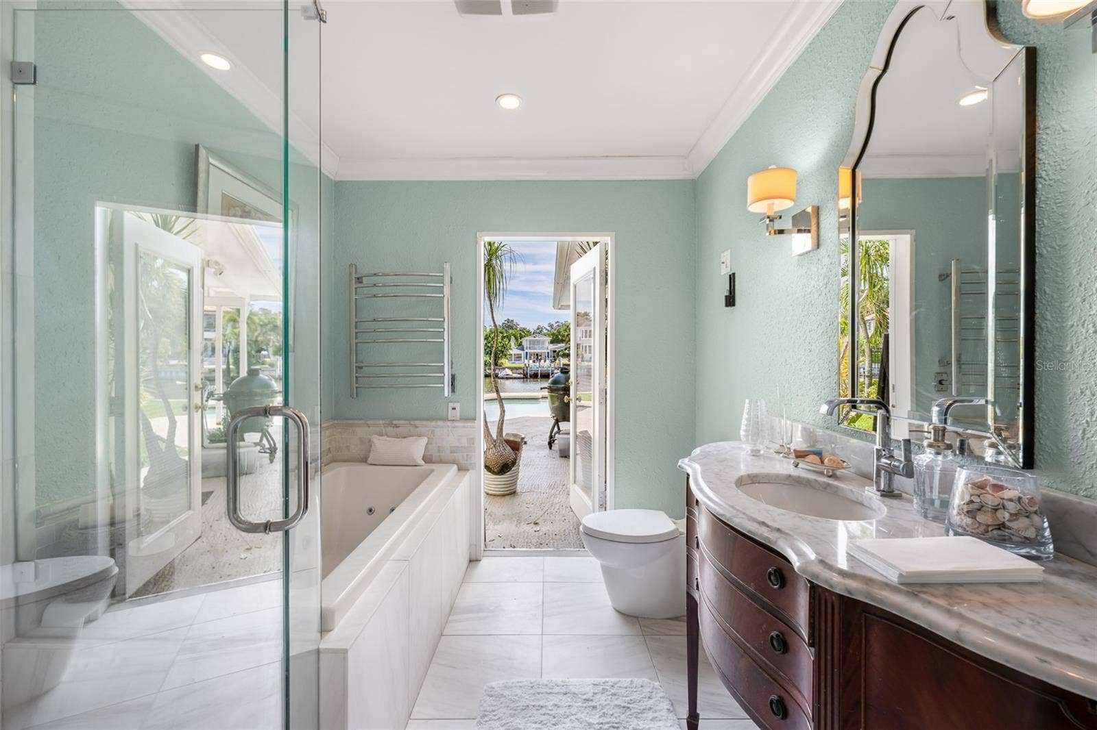 628 RIVIERA DRIVE, Tampa, FL 33606 Hall Bathroom