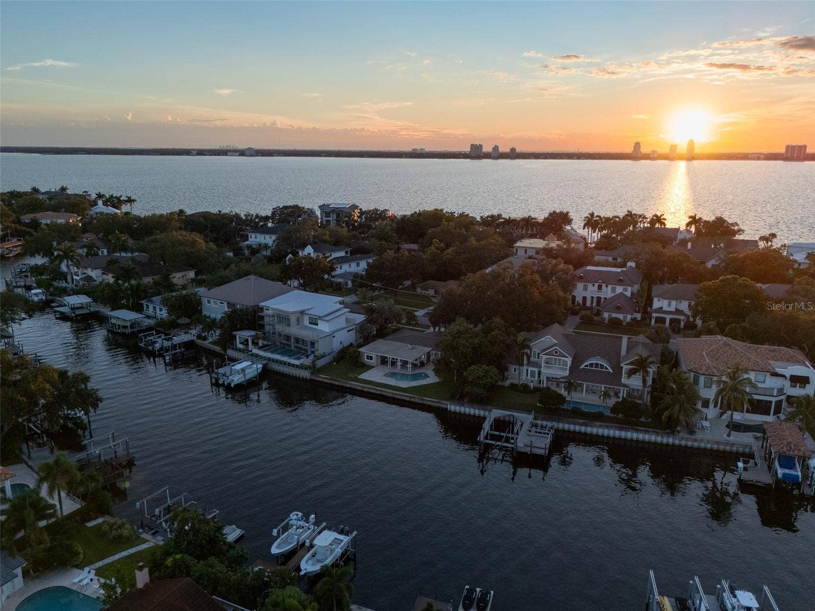 628 RIVIERA DRIVE, Tampa, FL 33606 628 RIVIERA DRIVE, Tampa, FL 33606