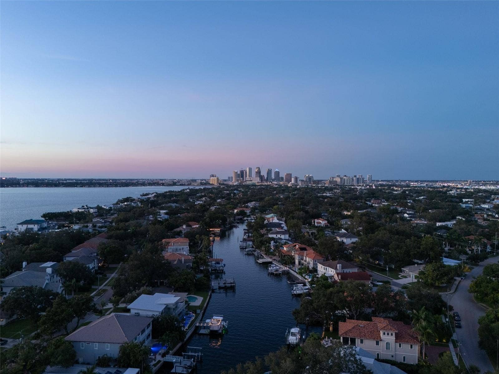628 RIVIERA DRIVE, Tampa, FL 33606 628 RIVIERA DRIVE, Tampa, FL 33606