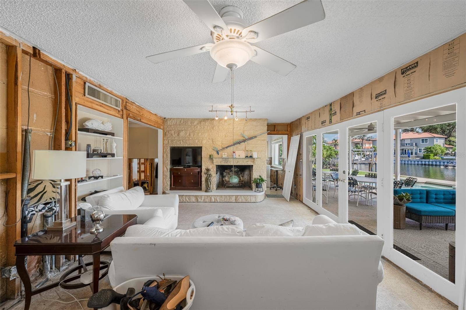 628 RIVIERA DRIVE, Tampa, FL 33606 Family Room