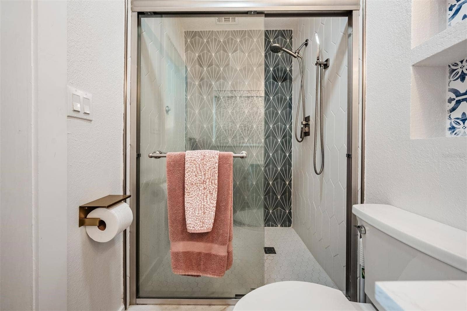 11425 5TH STREET E, Treasure Island, FL 33706 11425 5TH STREET E, Treasure Island, FL 33706
