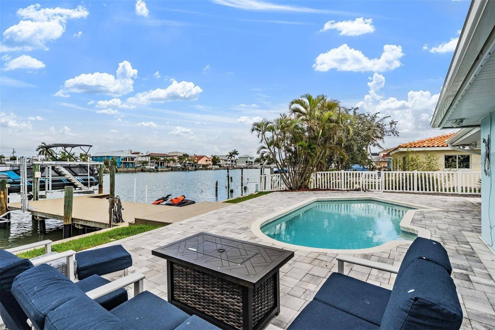 11425 5TH STREET E, Treasure Island, FL 33706 11425 5TH STREET E, Treasure Island, FL 33706