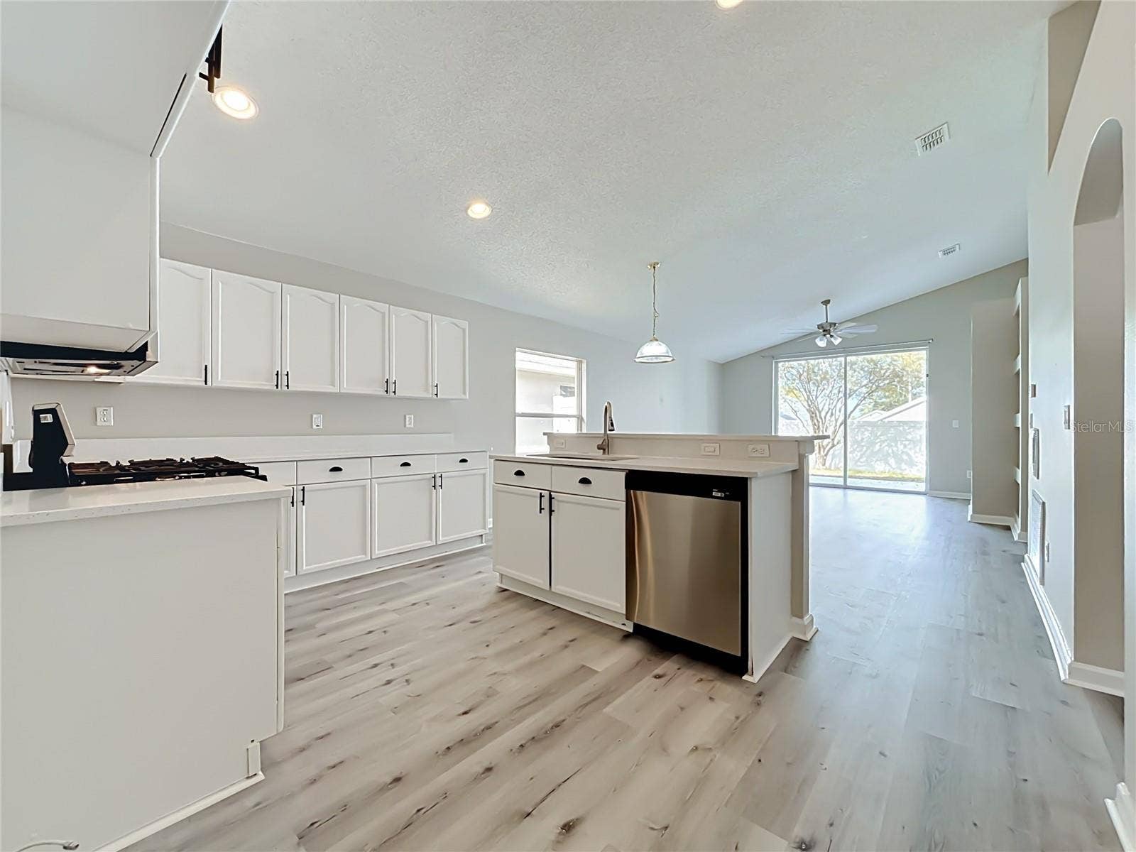 2712 WILSHIRE ROAD, Clermont, FL 34714