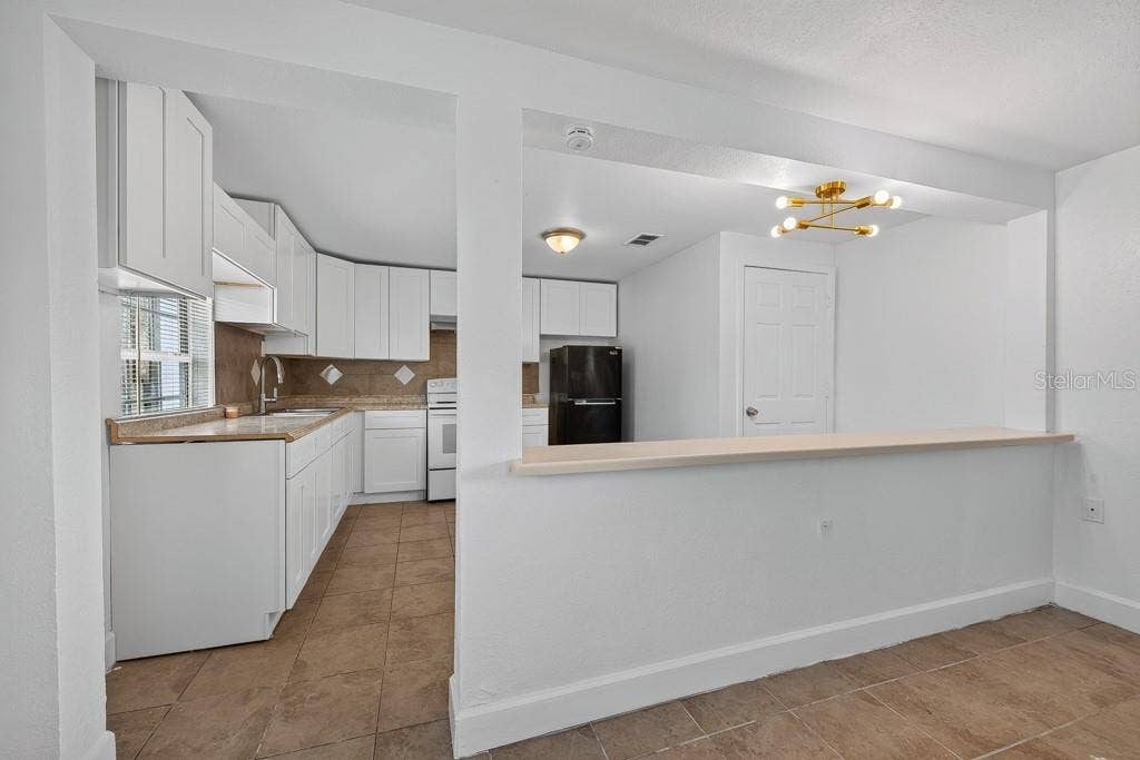 725 STRAIN BOULEVARD, Lakeland, FL 33815 725 STRAIN BOULEVARD, Lakeland, FL 33815