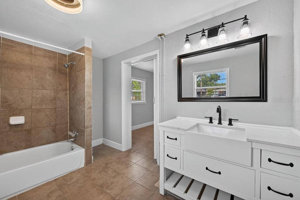 725 STRAIN BOULEVARD, Lakeland, FL 33815 725 STRAIN BOULEVARD, Lakeland, FL 33815