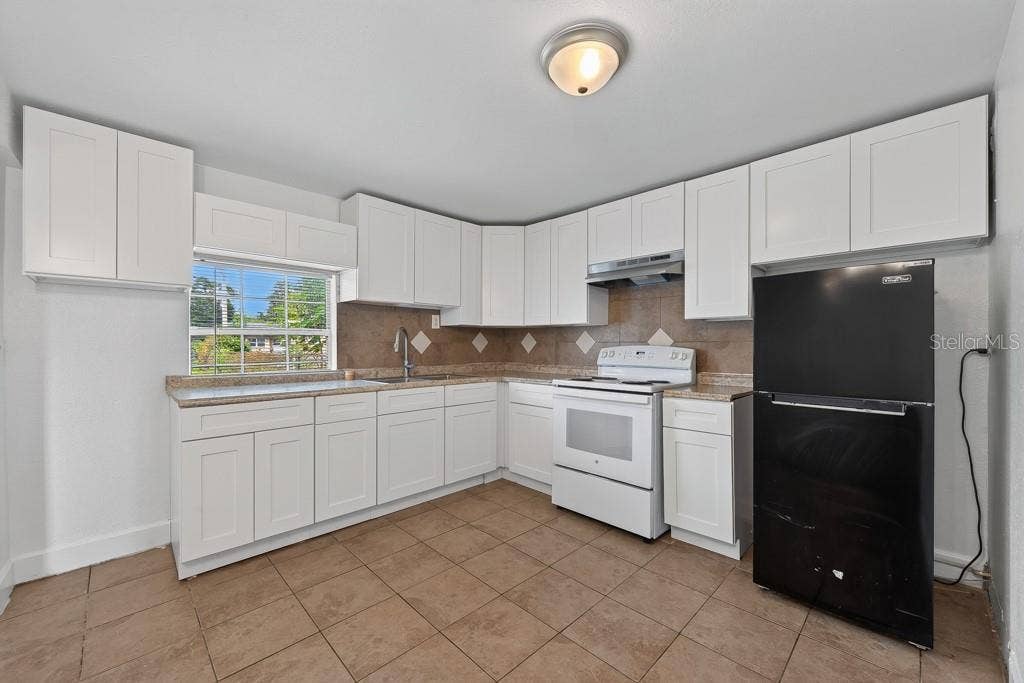 725 STRAIN BOULEVARD, Lakeland, FL 33815 725 STRAIN BOULEVARD, Lakeland, FL 33815