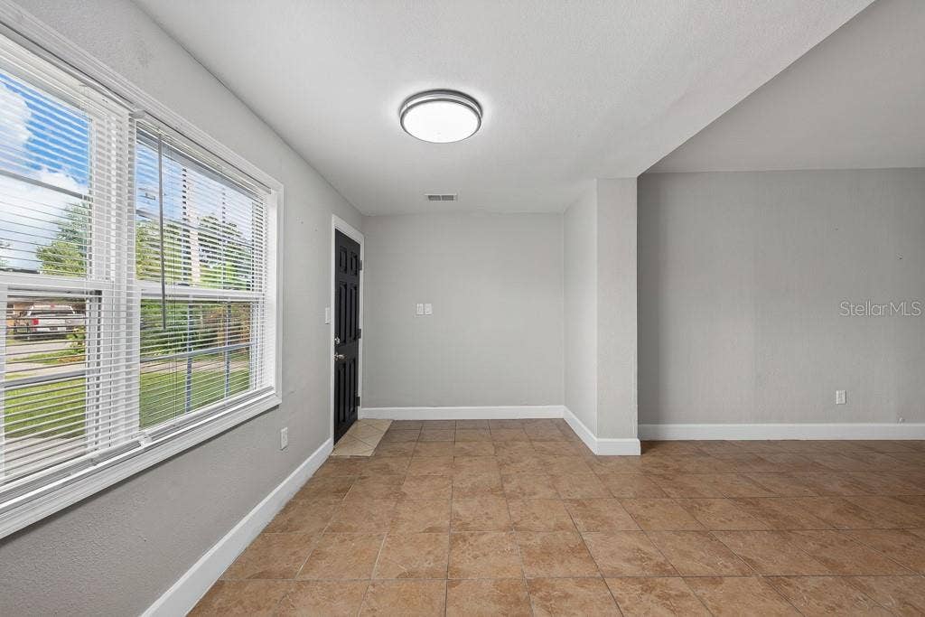 725 STRAIN BOULEVARD, Lakeland, FL 33815 725 STRAIN BOULEVARD, Lakeland, FL 33815