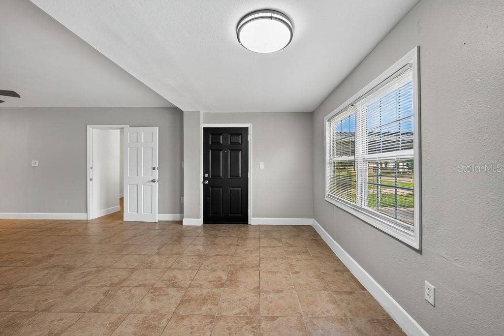 725 STRAIN BOULEVARD, Lakeland, FL 33815 725 STRAIN BOULEVARD, Lakeland, FL 33815