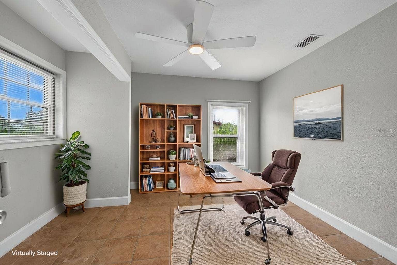 725 STRAIN BOULEVARD, Lakeland, FL 33815 ***VIRTUALLY STAGED***