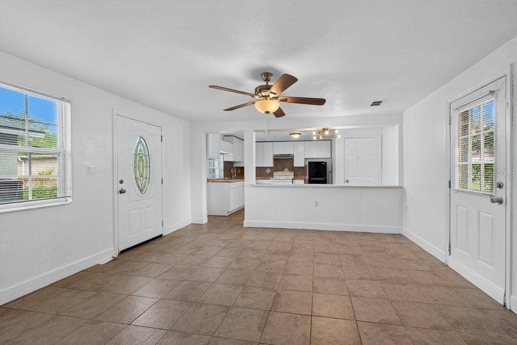 725 STRAIN BOULEVARD, Lakeland, FL 33815 725 STRAIN BOULEVARD, Lakeland, FL 33815