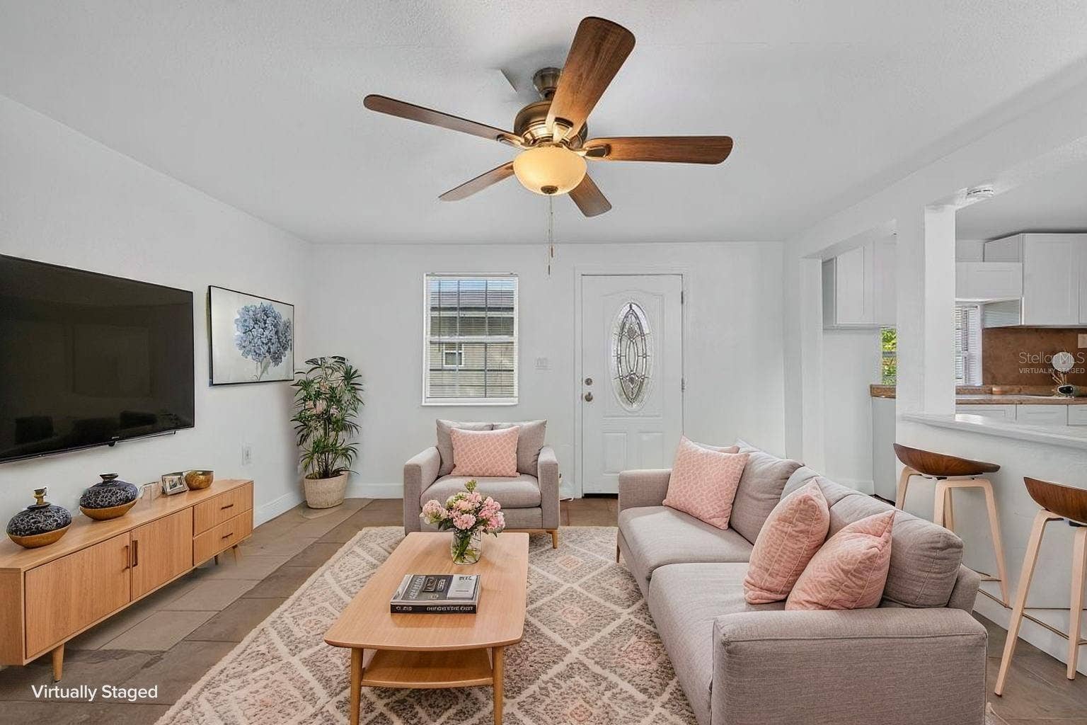 725 STRAIN BOULEVARD, Lakeland, FL 33815 ***VIRTUALLY STAGED***