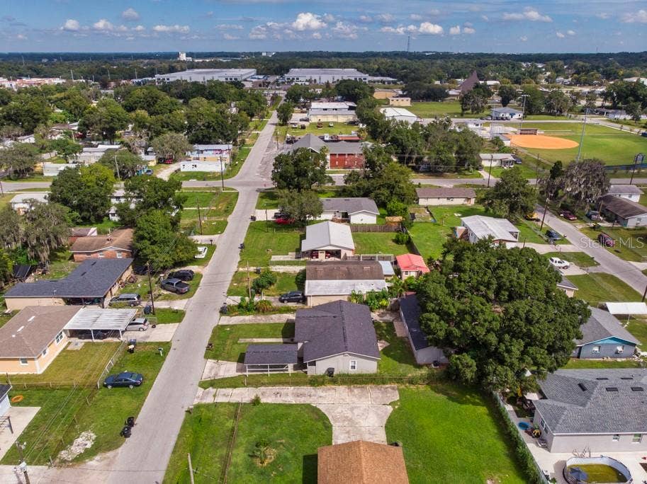 725 STRAIN BOULEVARD, Lakeland, FL 33815 725 STRAIN BOULEVARD, Lakeland, FL 33815