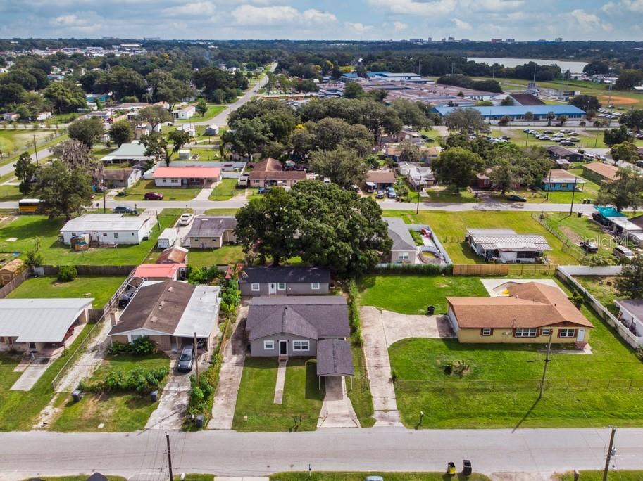 725 STRAIN BOULEVARD, Lakeland, FL 33815 725 STRAIN BOULEVARD, Lakeland, FL 33815