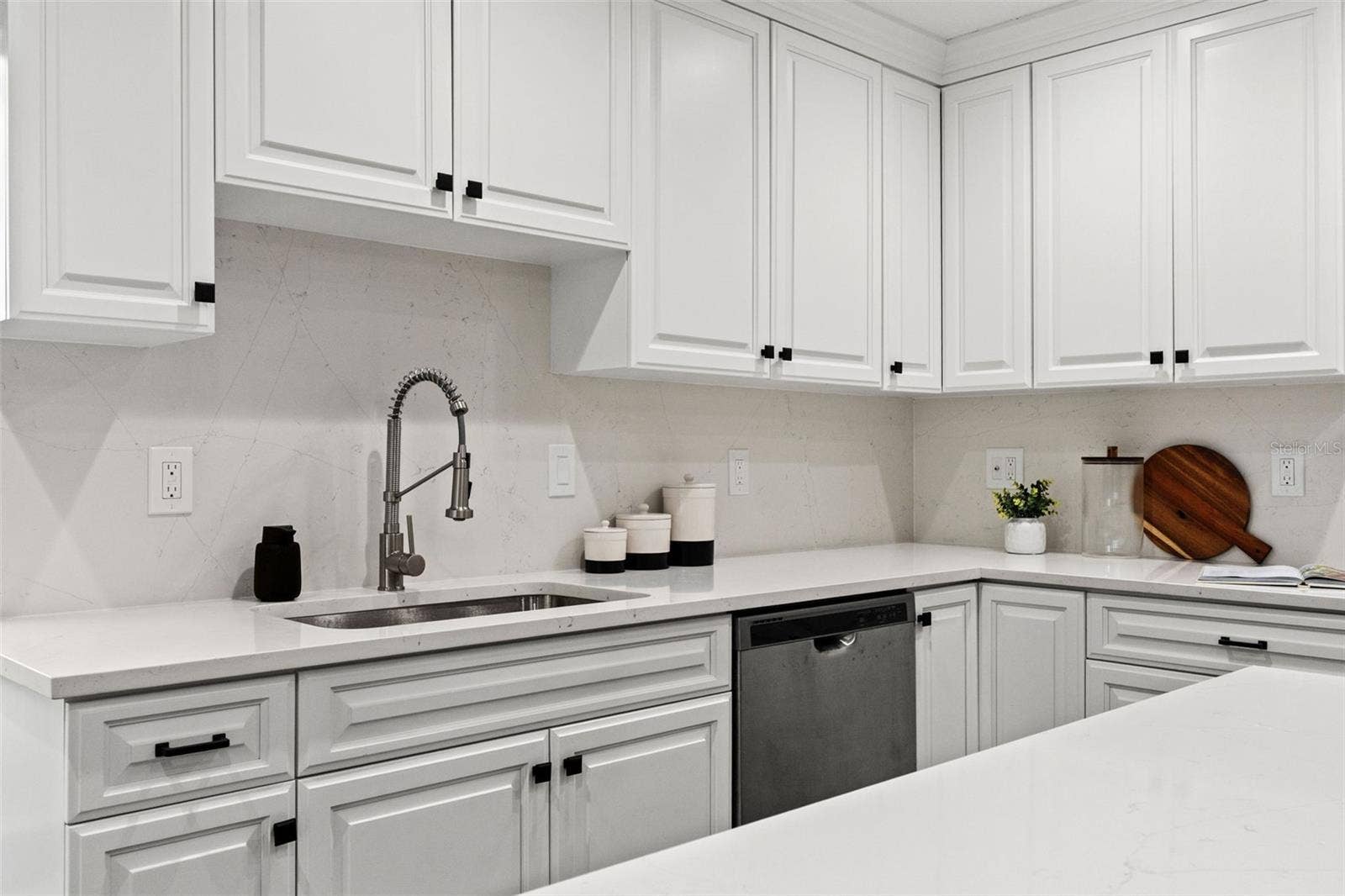 4035 N RIVER VIEW AVENUE, Tampa, FL 33607 4035 N RIVER VIEW AVENUE, Tampa, FL 33607
