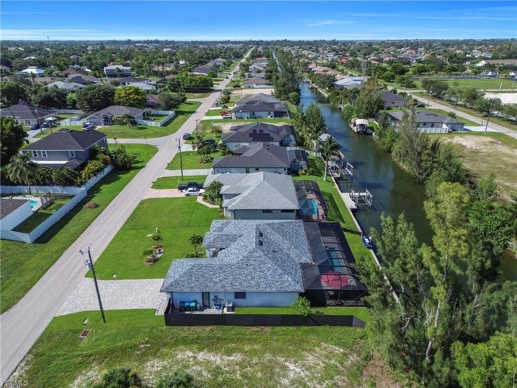2127 SW 17TH PL, Cape Coral, FL 33991