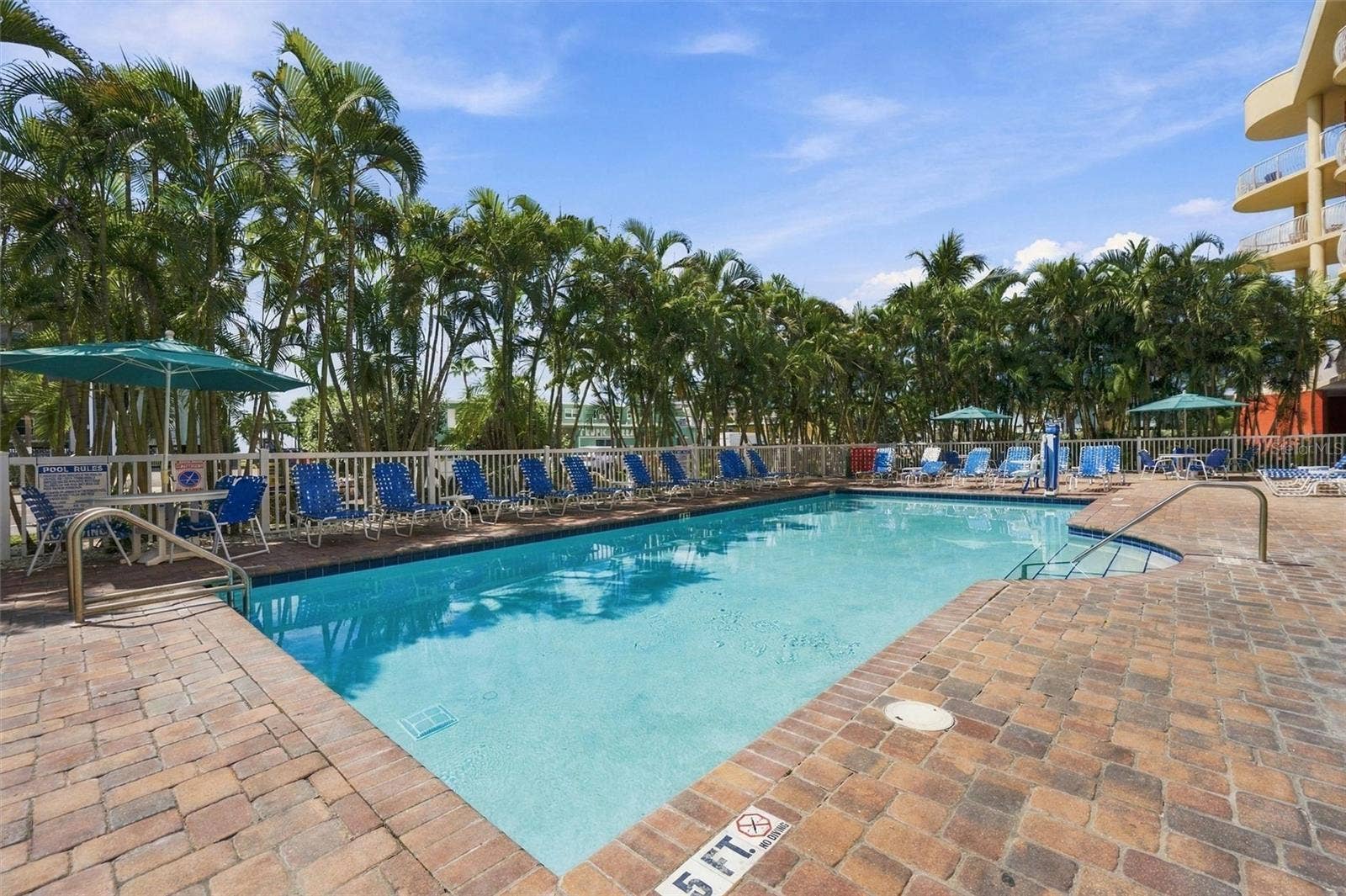 11605 GULF BOULEVARD, #408, Treasure Island, FL 33706