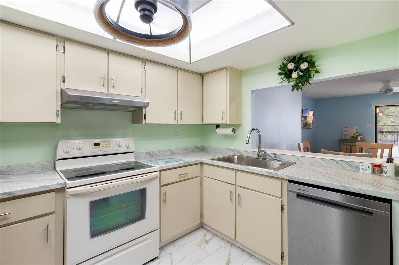 2650 COUNTRYSIDE BOULEVARD, #F202, Clearwater, FL 33761 2650 COUNTRYSIDE BOULEVARD, #F202, Clearwater, FL 33761