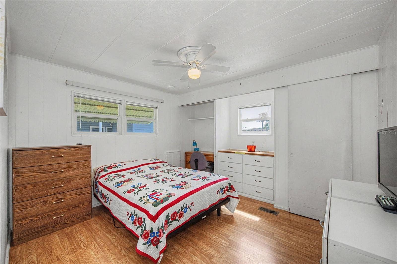 18 DRURY LANE, Tarpon Springs, FL 34689 Guest Bedroom