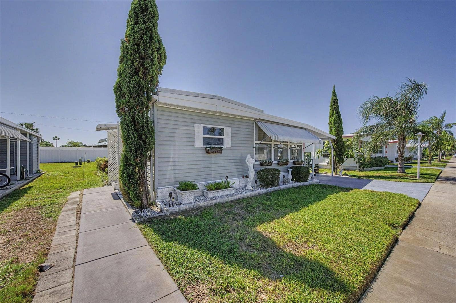 18 DRURY LANE, Tarpon Springs, FL 34689 18 DRURY LANE, Tarpon Springs, FL 34689