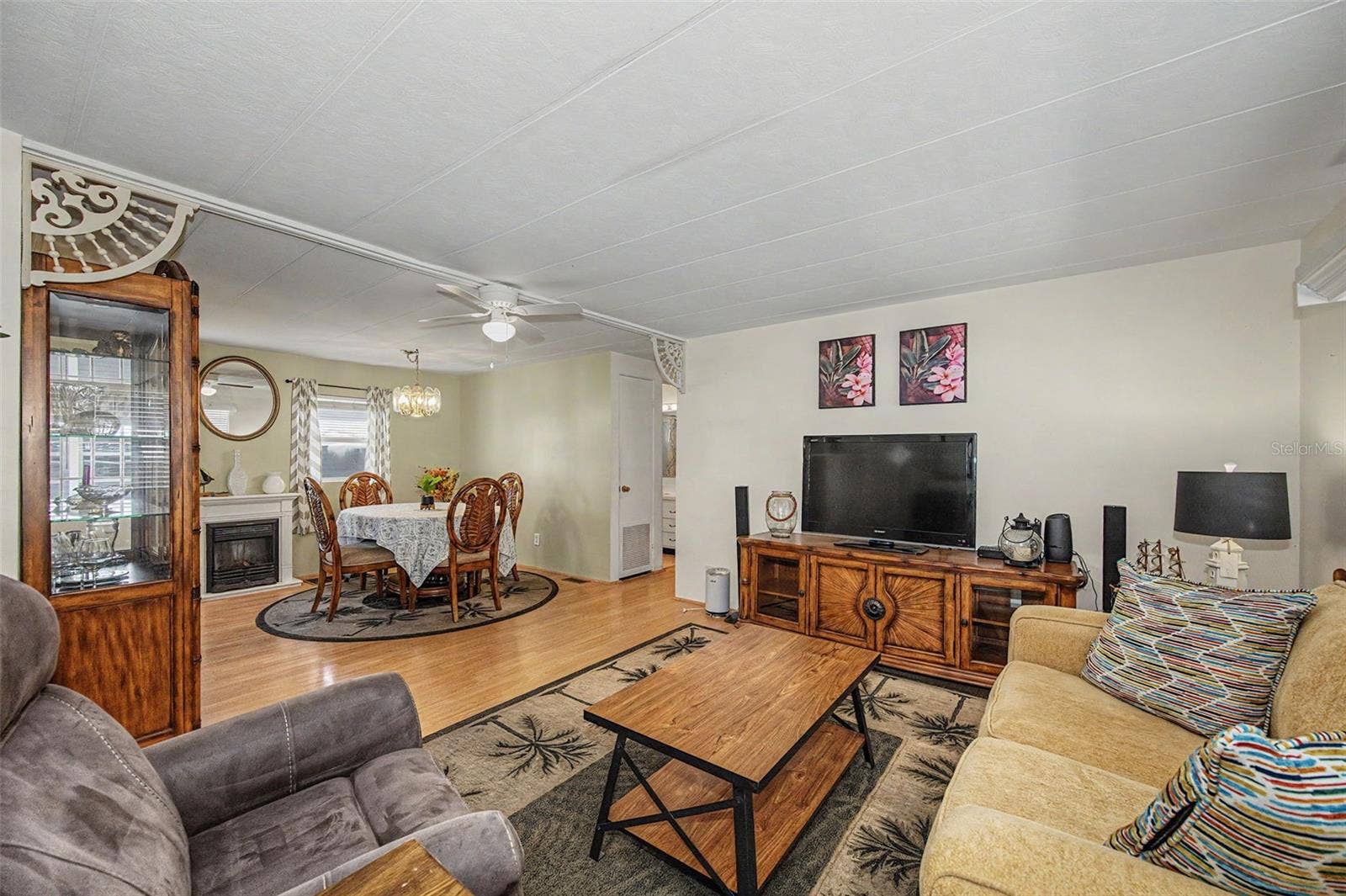 18 DRURY LANE, Tarpon Springs, FL 34689 18 DRURY LANE, Tarpon Springs, FL 34689