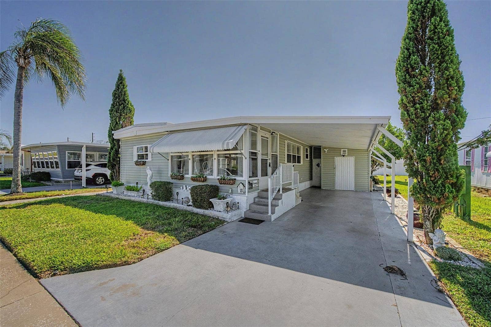 18 DRURY LANE, Tarpon Springs, FL 34689 18 DRURY LANE, Tarpon Springs, FL 34689