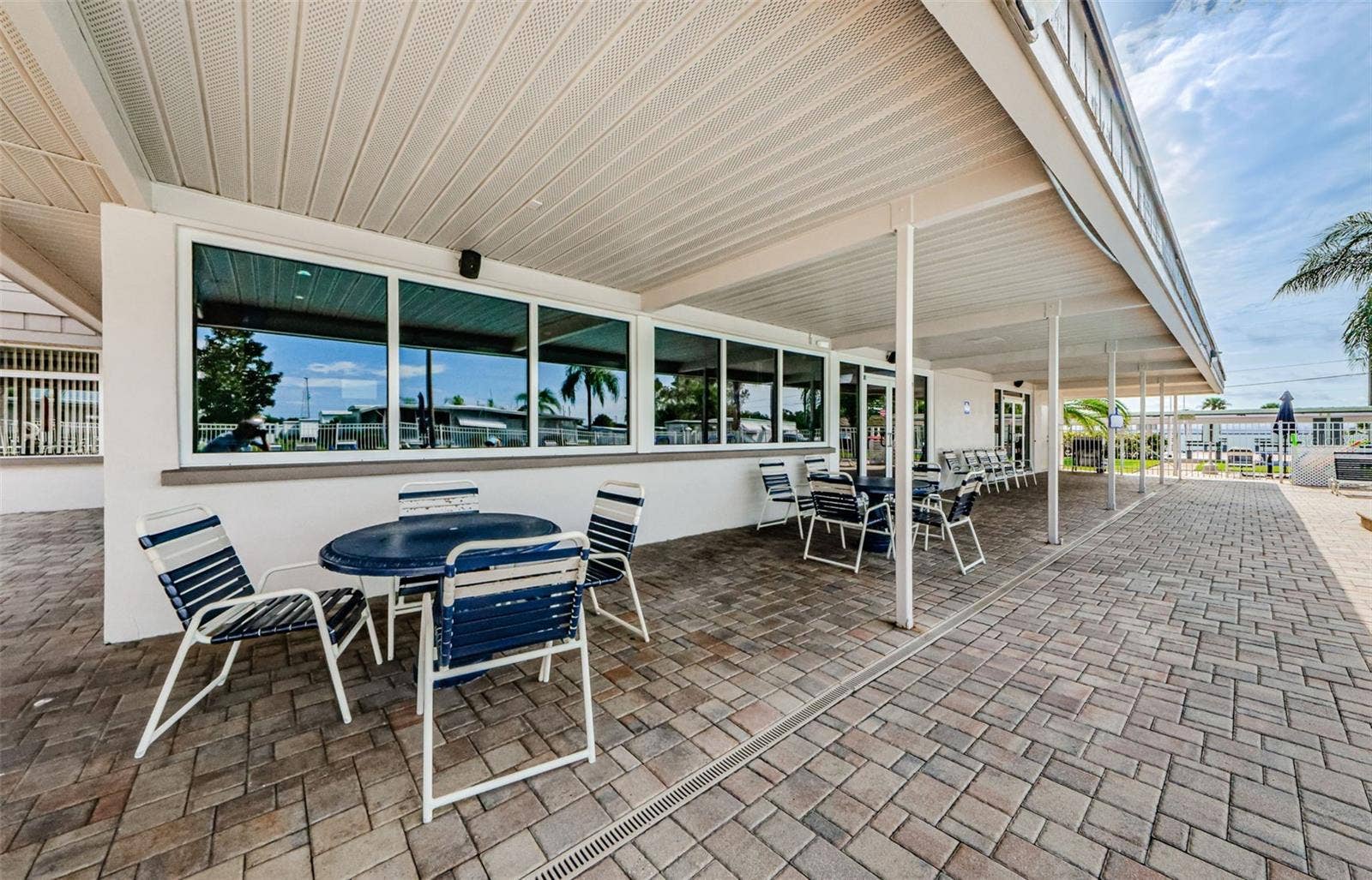 18 DRURY LANE, Tarpon Springs, FL 34689 18 DRURY LANE, Tarpon Springs, FL 34689