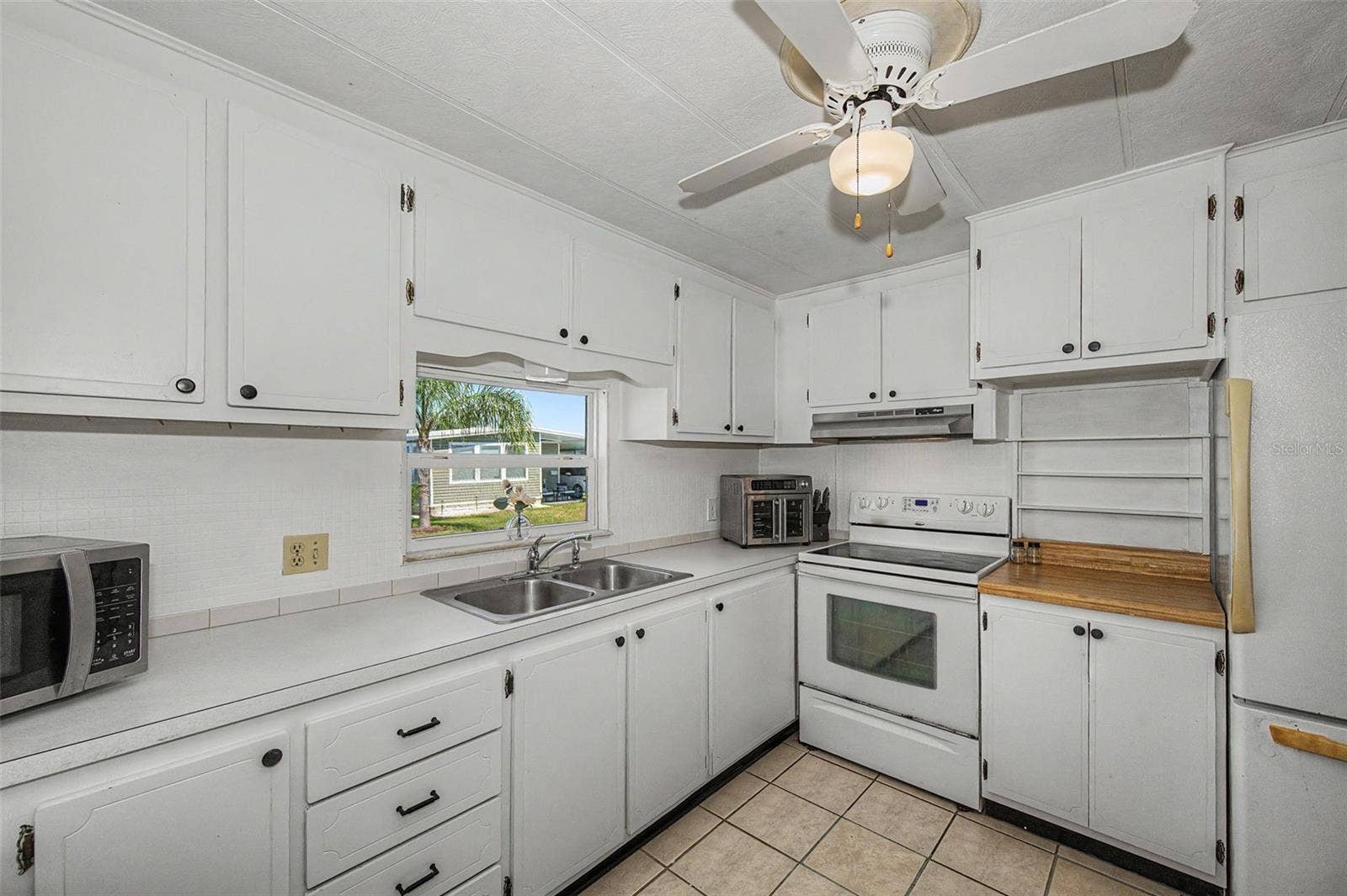 18 DRURY LANE, Tarpon Springs, FL 34689 18 DRURY LANE, Tarpon Springs, FL 34689