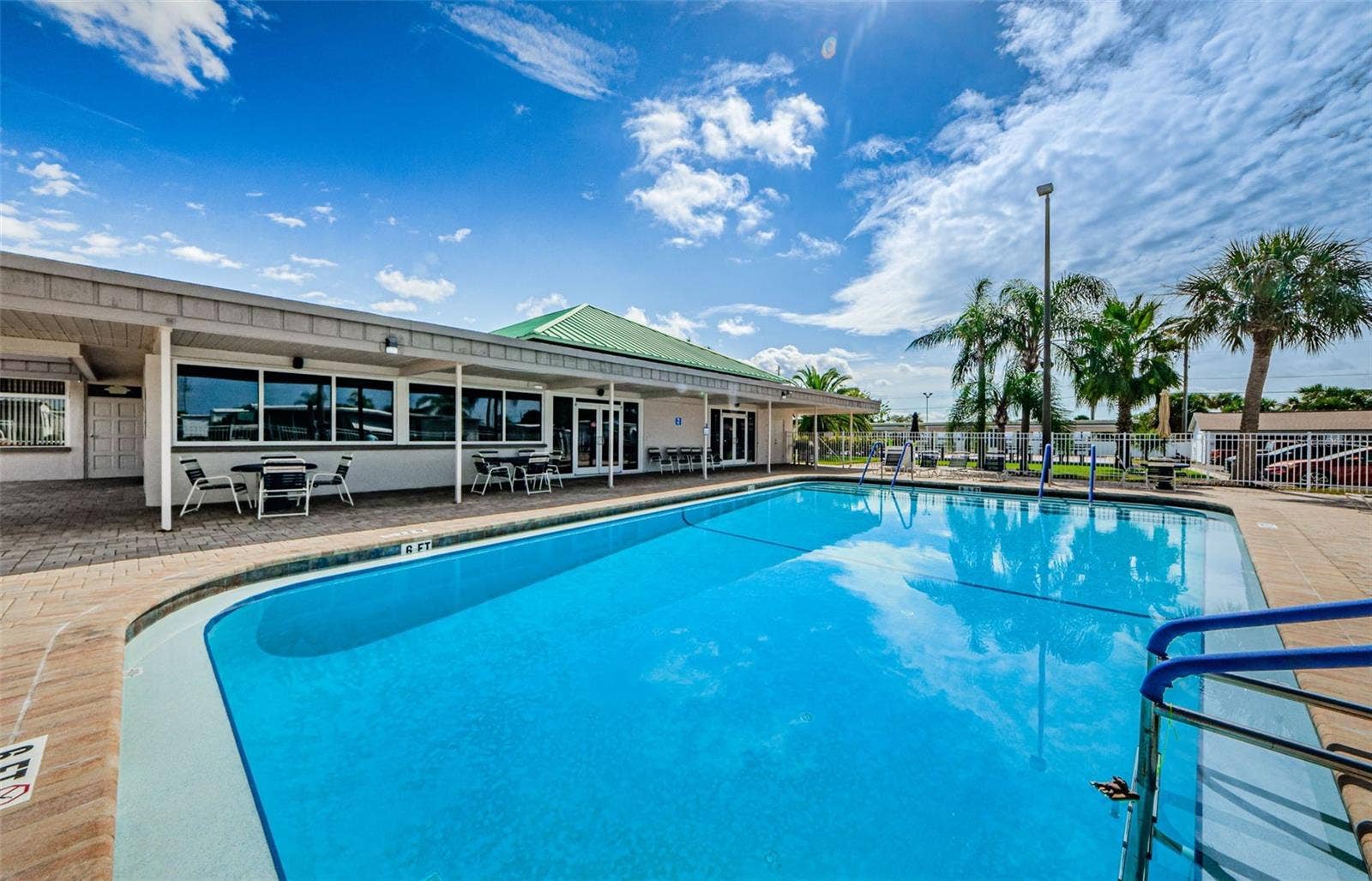 18 DRURY LANE, Tarpon Springs, FL 34689 18 DRURY LANE, Tarpon Springs, FL 34689