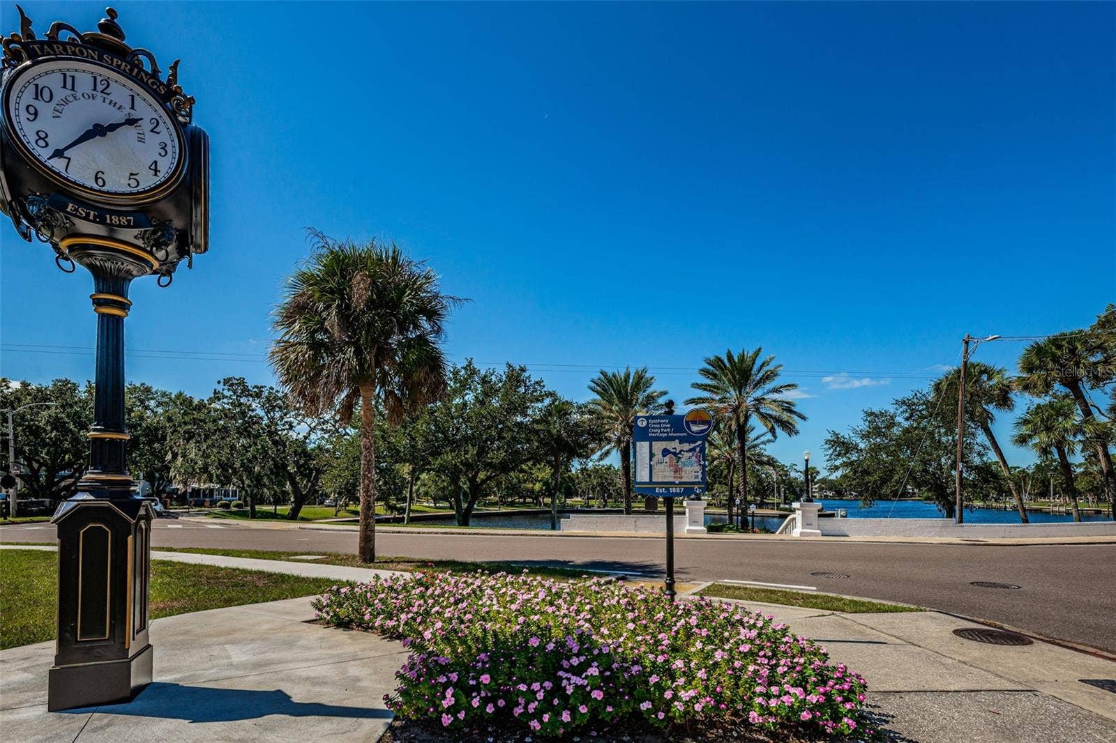 18 DRURY LANE, Tarpon Springs, FL 34689 18 DRURY LANE, Tarpon Springs, FL 34689