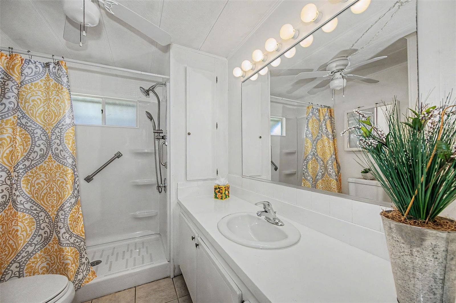 18 DRURY LANE, Tarpon Springs, FL 34689 full bath