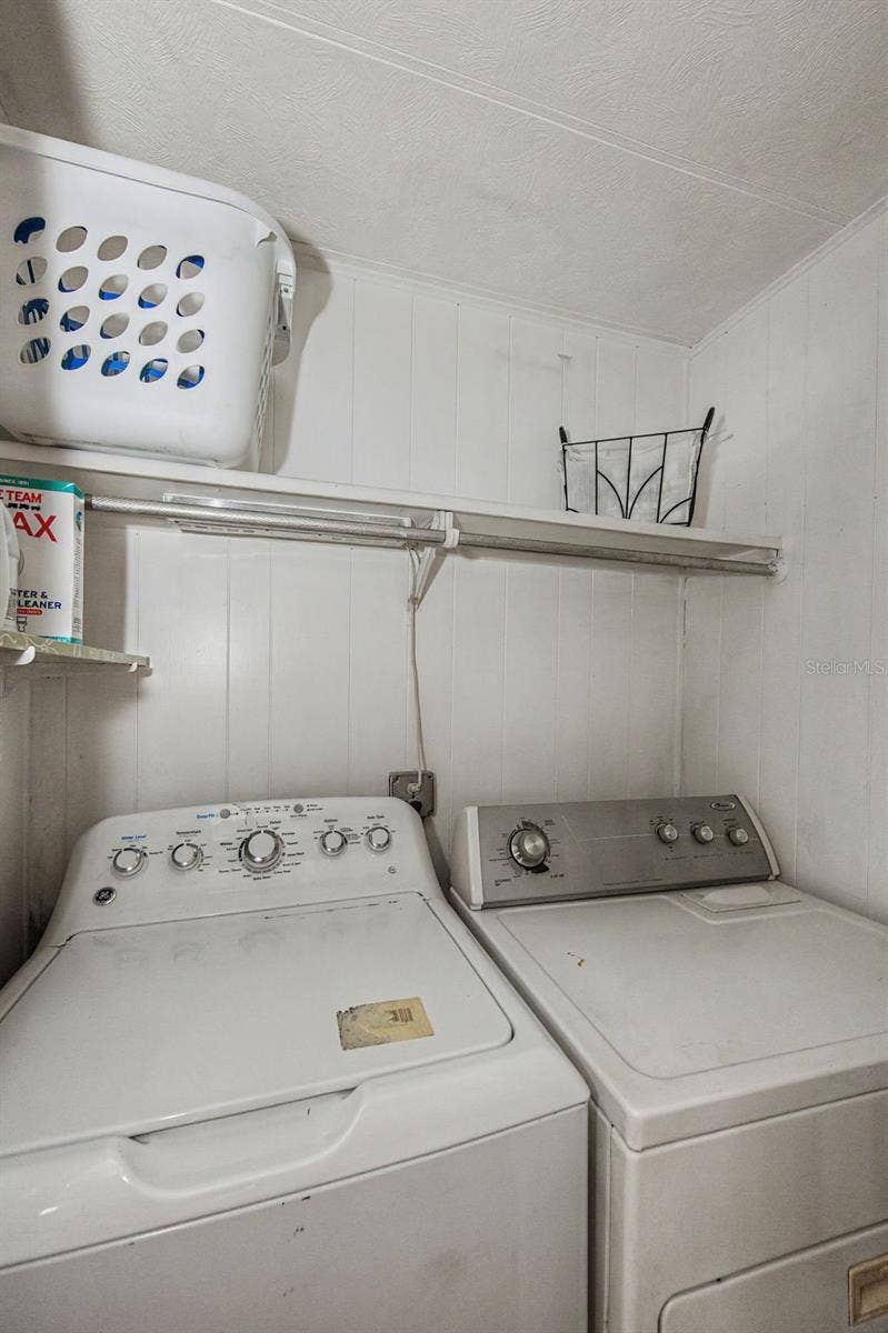 18 DRURY LANE, Tarpon Springs, FL 34689 and Laundry Closet