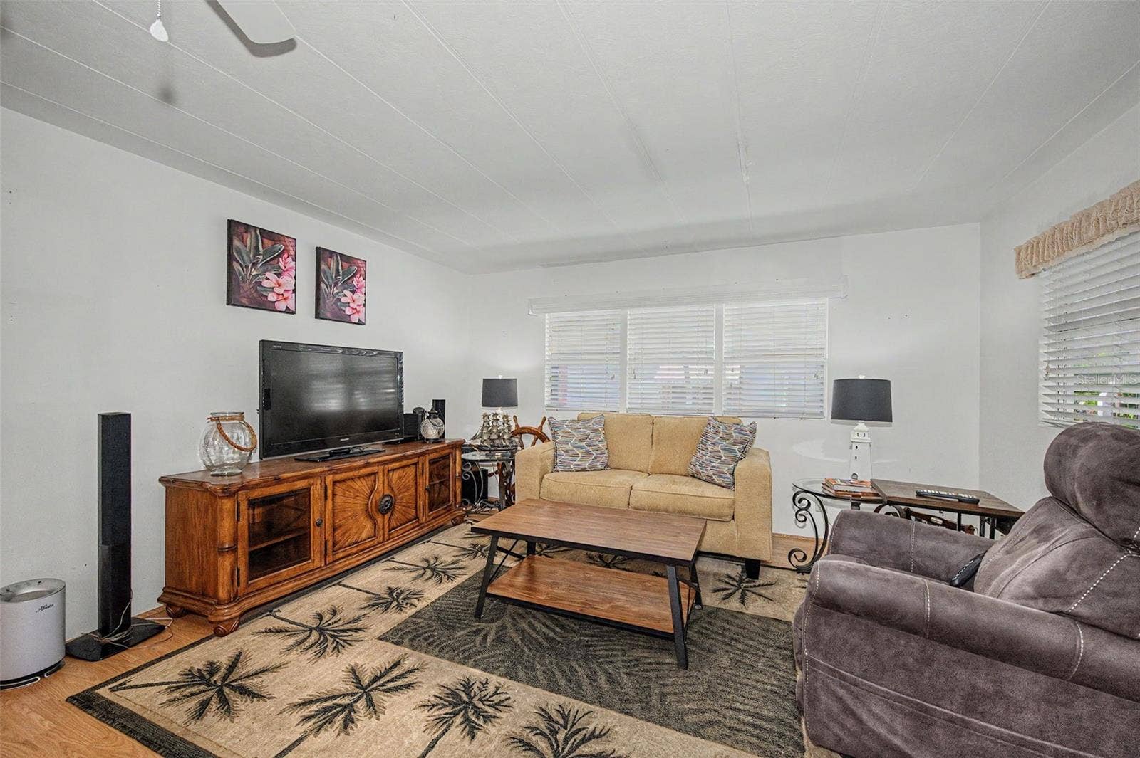 18 DRURY LANE, Tarpon Springs, FL 34689 18 DRURY LANE, Tarpon Springs, FL 34689